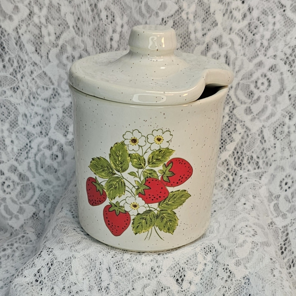 McCoy Pottery Strawberry Country Jam Sugar Jar w/ Lid • Marked 1852 • Vintage